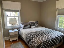 Quaint, Comfy, Close & Convenient