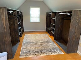 Quaint, Comfy, Close & Convenient