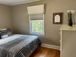 Quaint, Comfy, Close & Convenient