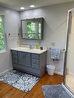 Quaint, Comfy, Close & Convenient