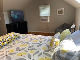 Quaint, Comfy, Close & Convenient