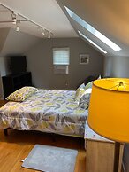 Quaint, Comfy, Close & Convenient