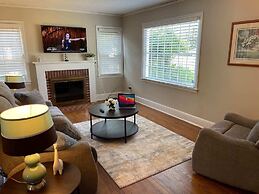 Quaint, Comfy, Close & Convenient