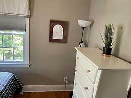 Quaint, Comfy, Close & Convenient