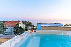 Penthouse Apartment Perla with Jacuzzi