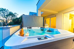 Penthouse Apartment Perla with Jacuzzi