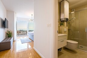 Penthouse Apartment Perla with Jacuzzi