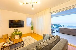 Penthouse Apartment Perla with Jacuzzi
