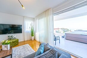 Penthouse Apartment Perla with Jacuzzi
