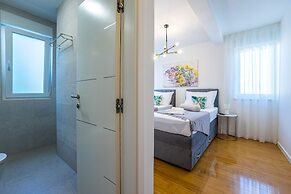 Penthouse Apartment Perla with Jacuzzi