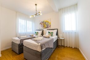 Penthouse Apartment Perla with Jacuzzi