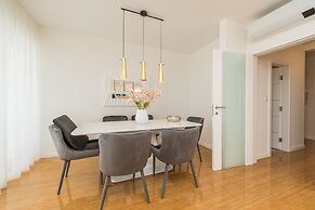 Penthouse Apartment Perla with Jacuzzi