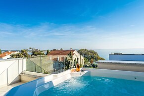 Penthouse Apartment Perla with Jacuzzi