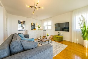 Penthouse Apartment Perla with Jacuzzi