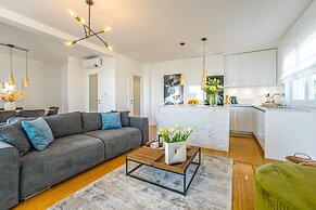 Penthouse Apartment Perla with Jacuzzi