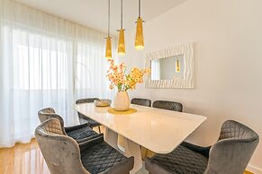 Penthouse Apartment Perla with Jacuzzi