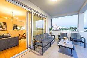 Penthouse Apartment Perla with Jacuzzi