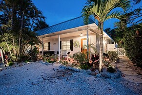 Sandpail 203 71st St West 2 Bedroom Villa by RedAwning