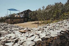 Lovely Cottage With sea Views in Selca, Croatia