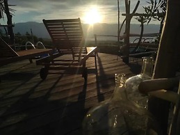 Lovely Cottage With sea Views in Selca, Croatia