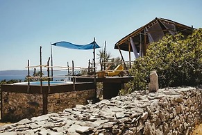 Lovely Cottage With sea Views in Selca, Croatia