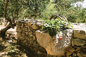 Lovely Cottage With sea Views in Selca, Croatia