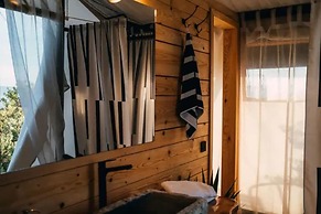 Lovely Cottage With sea Views in Selca, Croatia