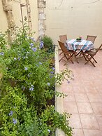 Ground Floor Maisonette In Birzebbugia