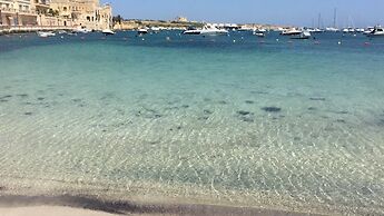 Ground Floor Maisonette In Birzebbugia