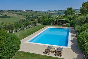 Villa Santella an Amazing Retreat Between Florence and Siena