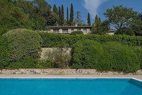 Villa Santella an Amazing Retreat Between Florence and Siena
