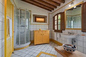 Villa Santella an Amazing Retreat Between Florence and Siena