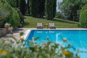 Villa Santella an Amazing Retreat Between Florence and Siena