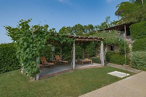 Villa Santella an Amazing Retreat Between Florence and Siena