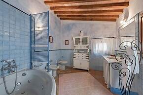 Villa Santella an Amazing Retreat Between Florence and Siena