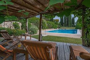 Villa Santella an Amazing Retreat Between Florence and Siena