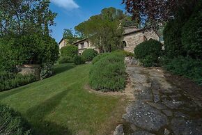 Villa Santella an Amazing Retreat Between Florence and Siena