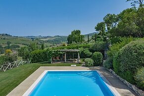 Villa Santella an Amazing Retreat Between Florence and Siena