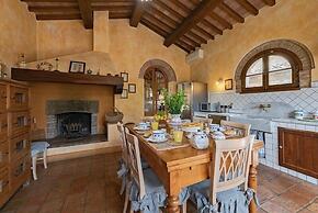 Villa Santella an Amazing Retreat Between Florence and Siena