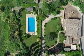Villa Santella an Amazing Retreat Between Florence and Siena