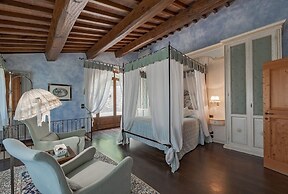 Villa Santella an Amazing Retreat Between Florence and Siena