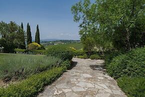 Villa Santella an Amazing Retreat Between Florence and Siena