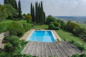 Villa Santella an Amazing Retreat Between Florence and Siena