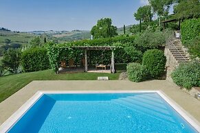 Villa Santella an Amazing Retreat Between Florence and Siena