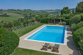 Villa Santella an Amazing Retreat Between Florence and Siena