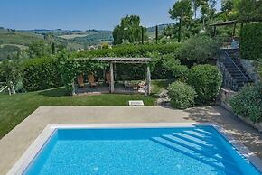 Villa Santella an Amazing Retreat Between Florence and Siena