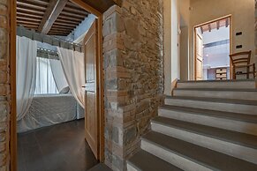 Villa Santella an Amazing Retreat Between Florence and Siena