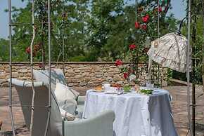 Villa Santella an Amazing Retreat Between Florence and Siena