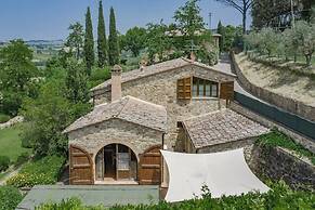 Villa Santella an Amazing Retreat Between Florence and Siena