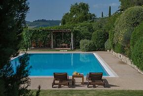 Villa Santella an Amazing Retreat Between Florence and Siena